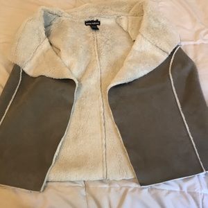 NEVER WORN VEST!!!